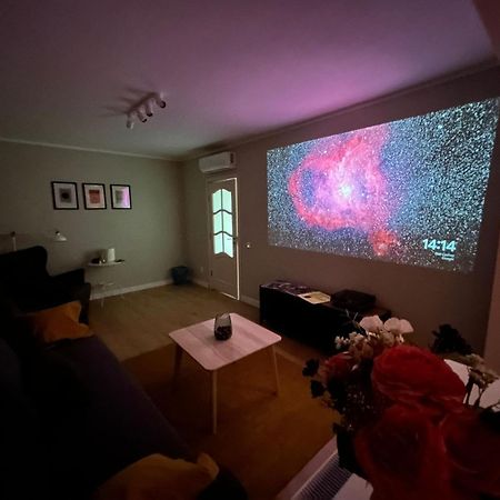 Stylish Apartment With Video Projector Bukarest Exteriör bild