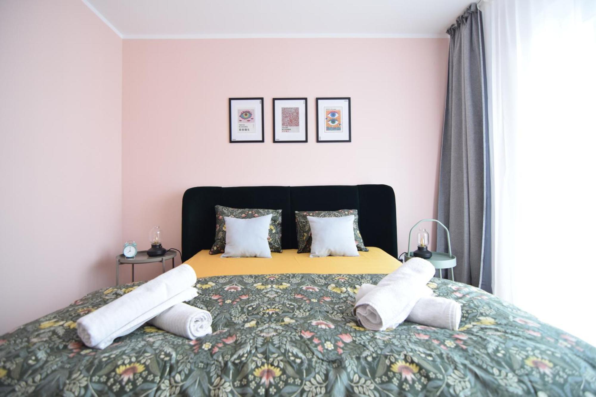 Stylish Apartment With Video Projector Bukarest Exteriör bild