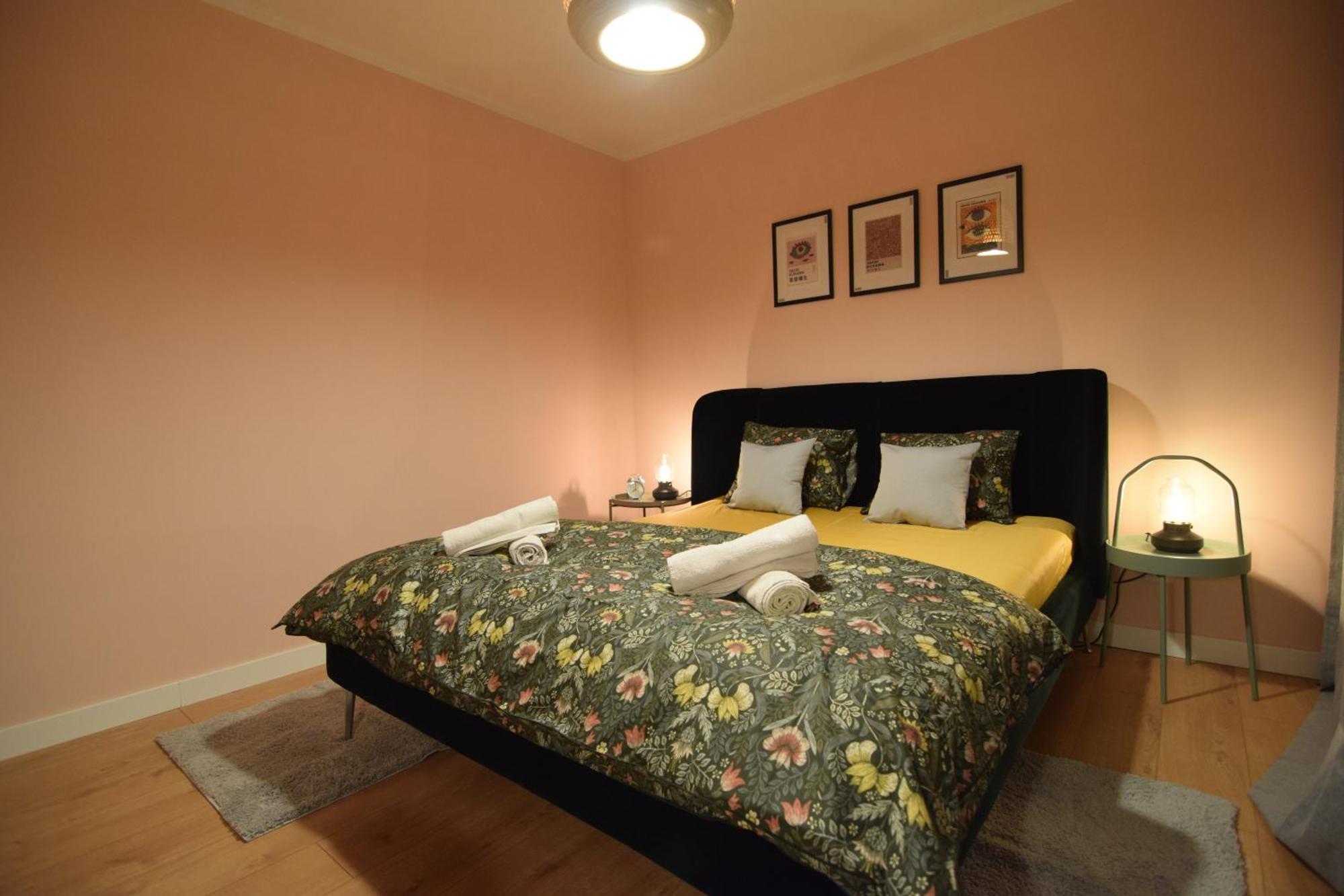 Stylish Apartment With Video Projector Bukarest Exteriör bild